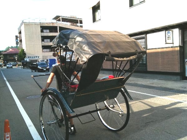 岐阜の飛騨高山へ 人力車