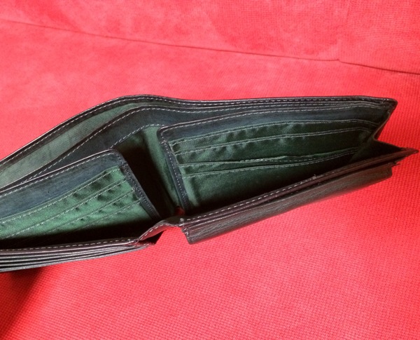 [ヅ] だいぶ前に買った Lacoste の財布 (2014-03-30)