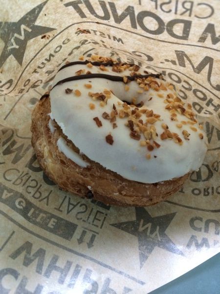 ミスタードーナツ Mr.Croissant Donut ミスタークロワッサンドーナツ ホワイトチョコ＆キャラメルホイップ