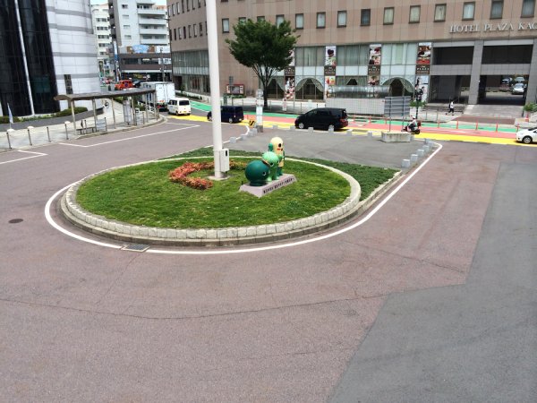 勝川駅ロータリーにあるサボテン像: 春日井市は「実生サボテン生産日本一」