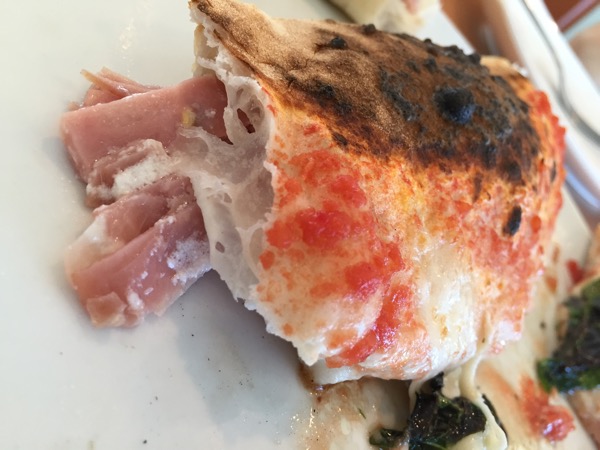 海の見える Pizzeria Passo Avanti でランチ