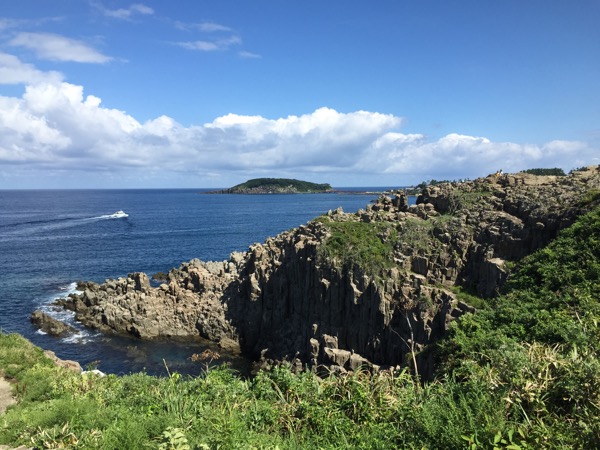 東尋坊 (海に面した火サス的な断崖絶壁)