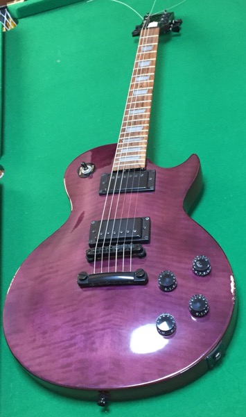 Guitar: TOKAI Love Rock MODEL (Les Paul type)