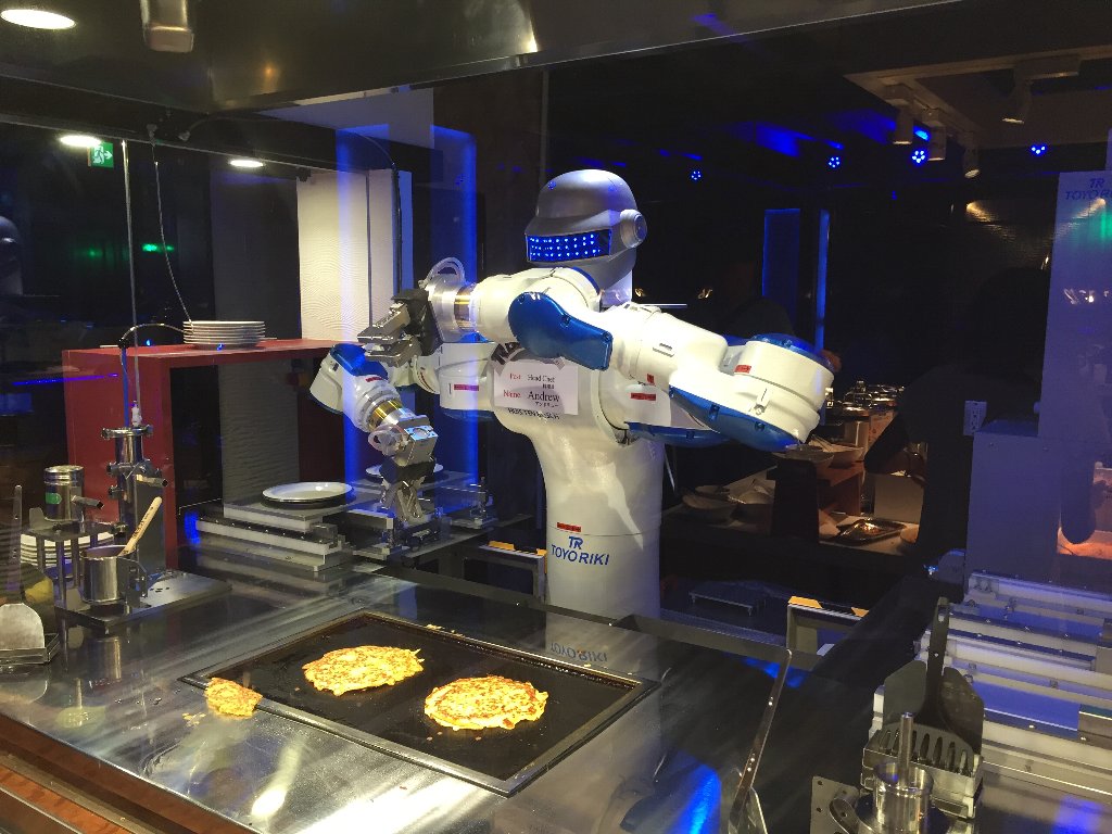 Robot Kingdom, Henn-na Restaurant at Huis Ten Bosch in Japan