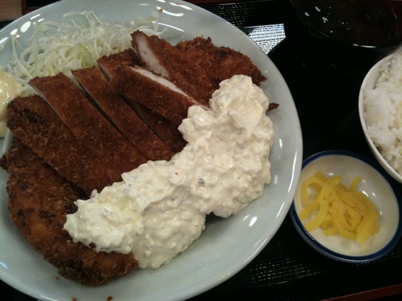 チキンカツ!すごいボリューム! - Photo: チキンカツ!すごいボリューム! - Photo: