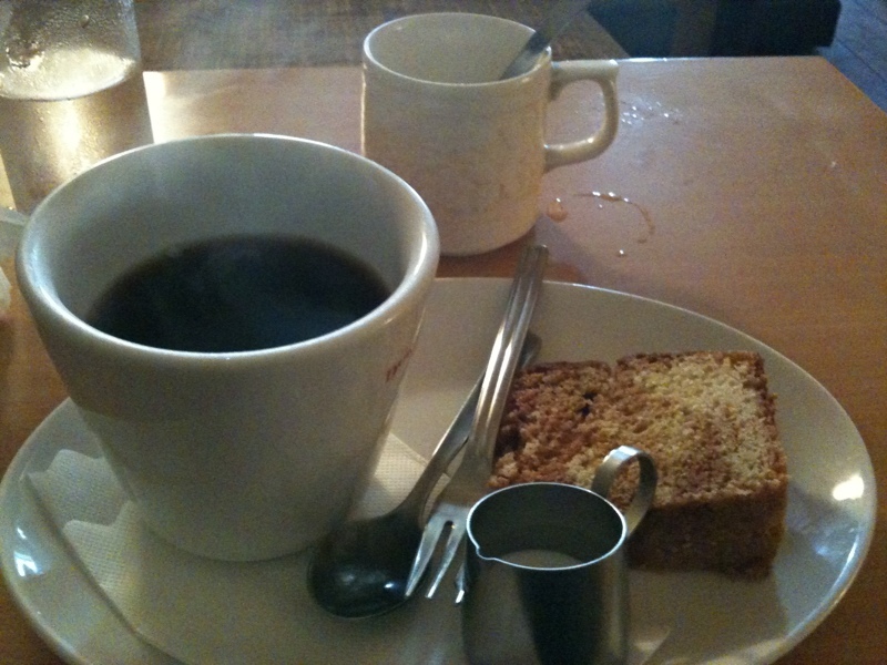 DUBLIN ROOM CAFE ランチにコーヒーとちょっとしたデザートついてきた。ブライトカイトadd a placeコケる(泣) - Photo: DUBLIN ROOM CAFE ランチにコーヒーとちょっとしたデザートついてきた。ブライトカイトadd a placeコケる(泣) - Photo: