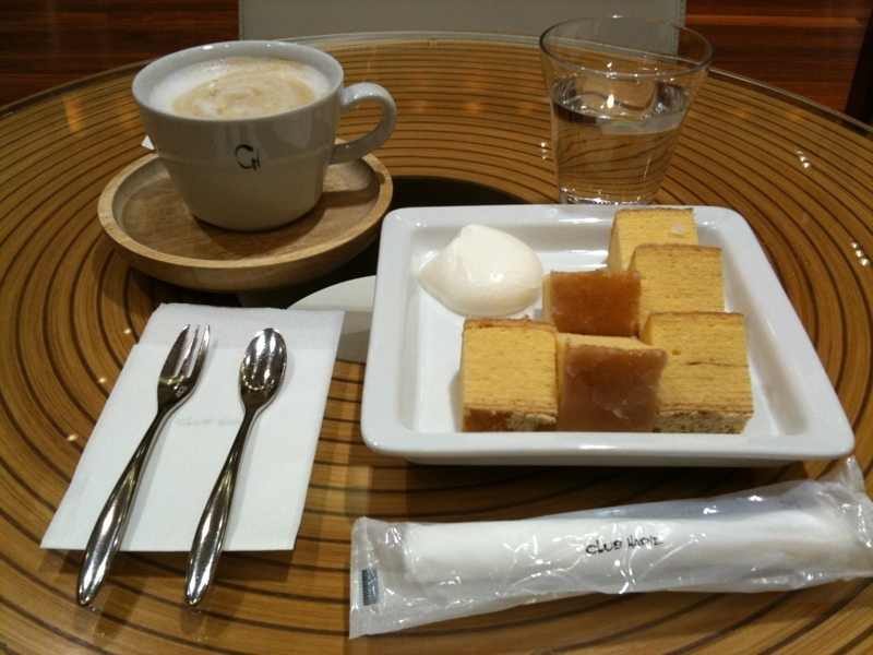 バームクーヘン美味い! CLUB HARIE 全席禁煙。 - Photo: バームクーヘン美味い! CLUB HARIE 全席禁煙。 - Photo:
