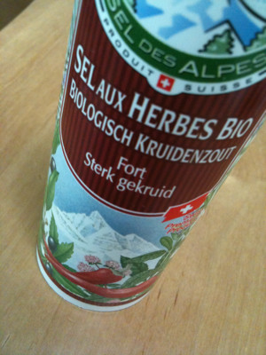 たぶん塩胡椒的な何か。 - Sel des Alpes Sel Aux Herbes Bio Biologisch Kruidenzout Fort Steak gekruid 