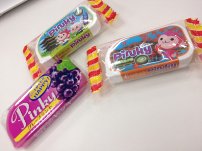 賞味期限が2009年で切れてる Pinky 三つ。京都限定抹茶ミルク味も。 - フレンテ ピンキー グレープミント 賞味期限が2009年で切れてる Pinky 三つ。京都限定抹茶ミルク味も。 - フレンテ ピンキー グレープミント
