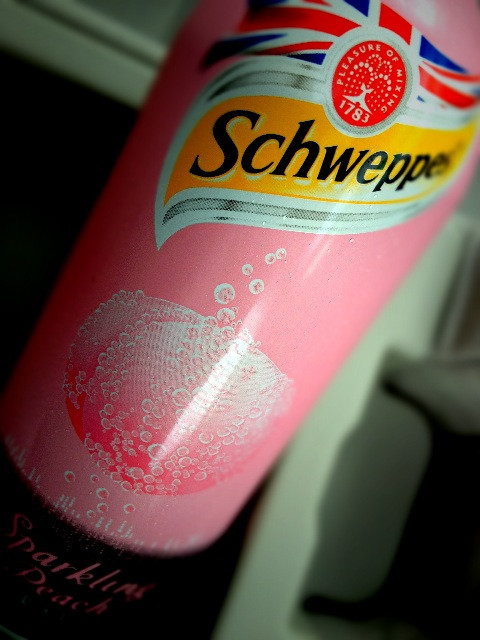 疲れた身体に炭酸ジュース(・∀・) - シュウェップス スパークリングピーチ 疲れた身体に炭酸ジュース(・∀・) - シュウェップス スパークリングピーチ