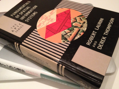たぶん1992年発行。700ページ弱の洋書。 - Fundamentals of Spatial Information Systems (Apic Studies in Data Processing) たぶん1992年発行。700ページ弱の洋書。 - Fundamentals of Spatial Information Systems (Apic Studies in Data Processing)