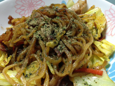 だし粉と肉天かす入り。うまうま。 - シマダヤ 富士宮やきそば だし粉と肉天かす入り。うまうま。 - シマダヤ 富士宮やきそば