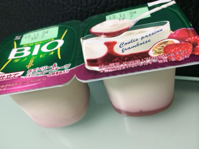 おはヨーグルト! - ダノンジャパン ダノンビオ ラズベリー&パッションフルーツ 白桃果肉入り 85g x 2 おはヨーグルト! - ダノンジャパン ダノンビオ ラズベリー&パッションフルーツ 白桃果肉入り 85g x 2