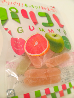 この新食感いまいち(´Д` )「パリパリ!もっちり!新食感!」「外パリパリ、中もっちり」 - パリコレGUMMY ピンクグレープフルーツ グリーンアップル この新食感いまいち(´Д` )「パリパリ!もっちり!新食感!」「外パリパリ、中もっちり」 - パリコレGUMMY ピンクグレープフルーツ グリーンアップル