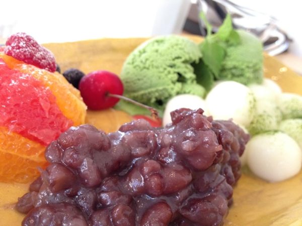 白玉とあんこと抹茶アイスとフルーツ。 白玉とあんこと抹茶アイスとフルーツ。