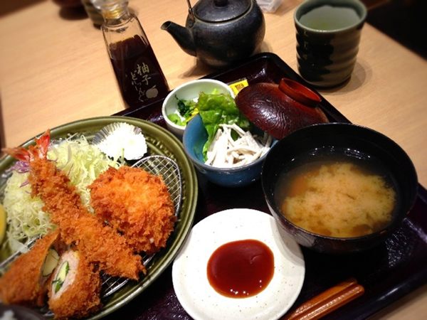 とんかつ和幸にて、あざみ定食。 とんかつ和幸にて、あざみ定食。