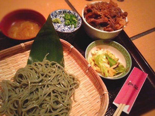 本格串焼とへぎそば 濱匠 名駅別邸にて、蕎麦と豚丼。 本格串焼とへぎそば 濱匠 名駅別邸にて、蕎麦と豚丼。