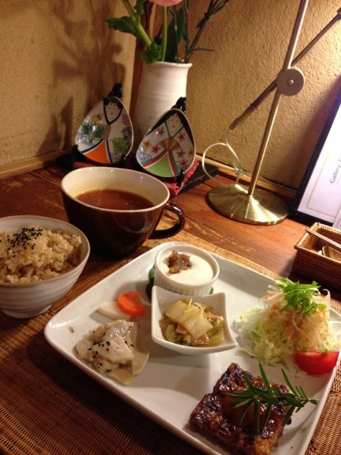 ロージリーにて、美人食ランチ 有機野菜ランチ。 ロージリーにて、美人食ランチ 有機野菜ランチ。