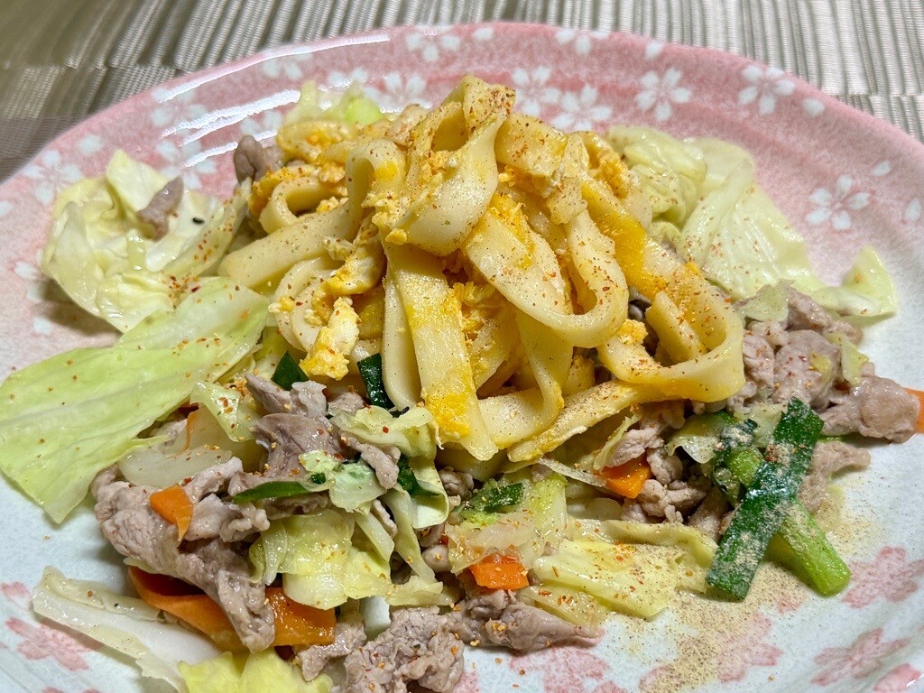 夕飯に焼ききしめん玉子和えを作って食べる (ﾟдﾟ)ｳﾏｰ