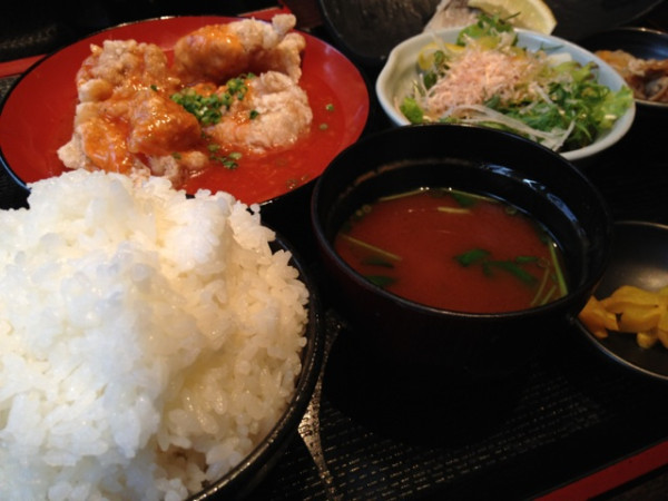 おひるー。チリソースチキン！ ごはん大盛り！