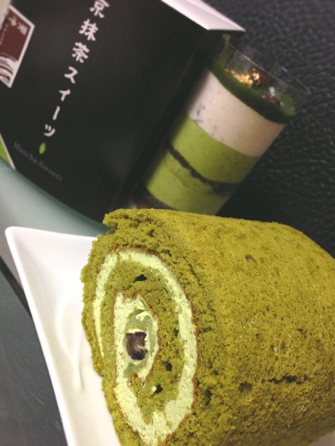 今村芳翠園の抹茶スイーツmgmg(・∀・) Tトールcupケーキと、かんなびロール。 今村芳翠園の抹茶スイーツmgmg(・∀・) Tトールcupケーキと、かんなびロール。