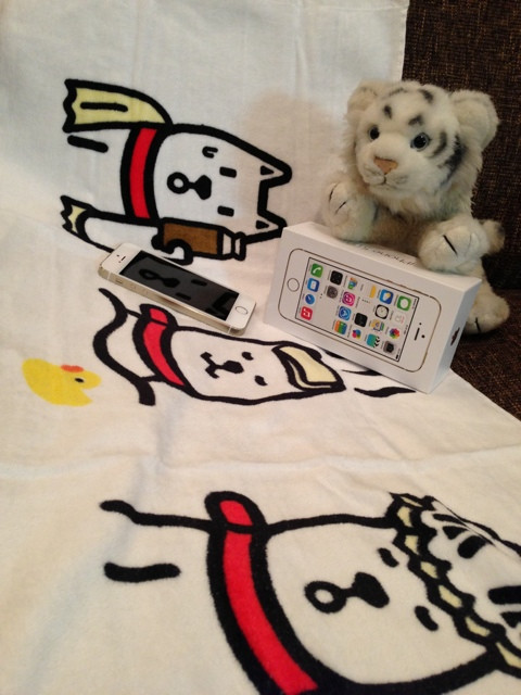 iPhone 5s 64GB GOLD with SoftBank Otousan Towel iPhone 5s 64GB GOLD with SoftBank Otousan Towel