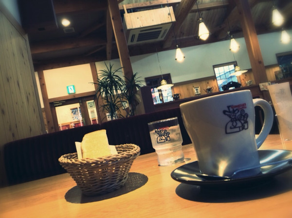 A café au lait with a morning set at Komeda's Coffee A café au lait with a morning set at Komeda's Coffee