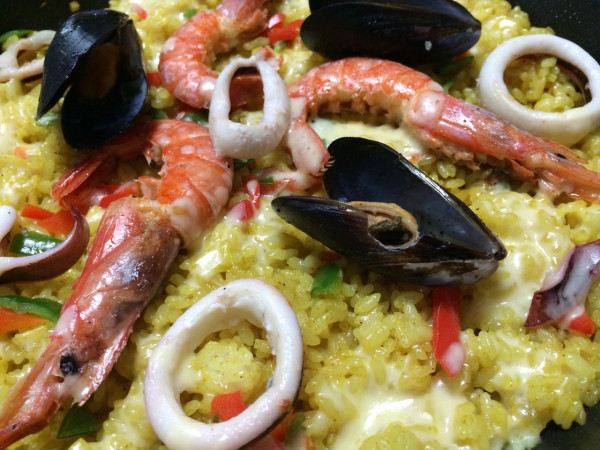 朝食にパエリア。 朝食にパエリア。