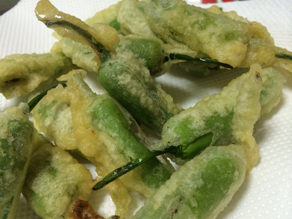 ししとうの天麩羅。 ししとうの天麩羅。