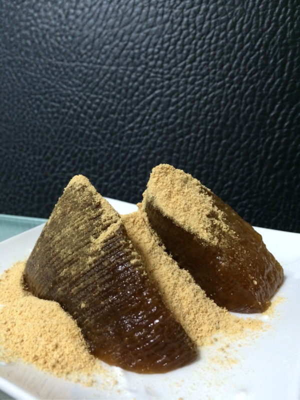 あく巻きにきな粉をたっぷりかけて食べるmgmg あく巻きにきな粉をたっぷりかけて食べるmgmg