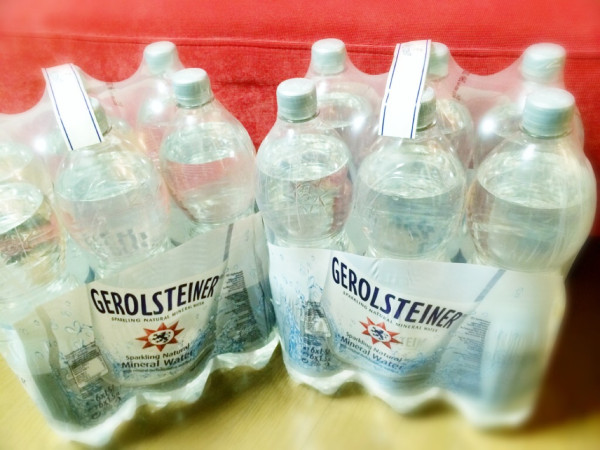 ゲロルシュタイナー1.5リットルペットボトル12本ゲット。1本当たり230円。 ゲロルシュタイナー1.5リットルペットボトル12本ゲット。1本当たり230円。