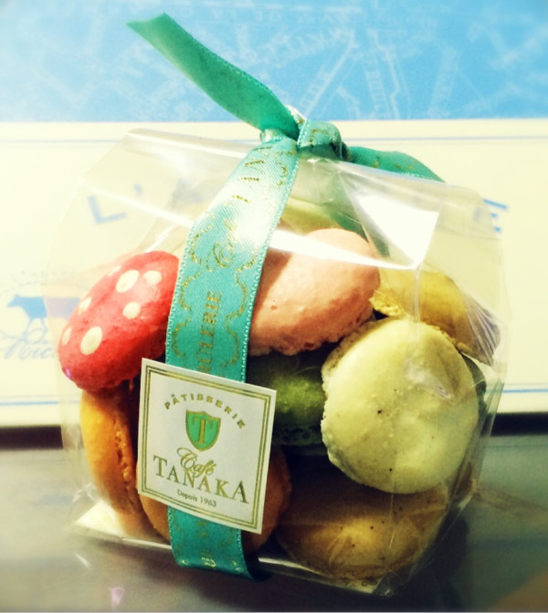 Cafe TANAKA マカロンラスク なんか変わった味がする(・∀・) ピンクのは唯一のハート型( ゚∀゚)o♡♡♡ Cafe TANAKA マカロンラスク なんか変わった味がする(・∀・) ピンクのは唯一のハート型( ゚∀゚)o♡♡♡