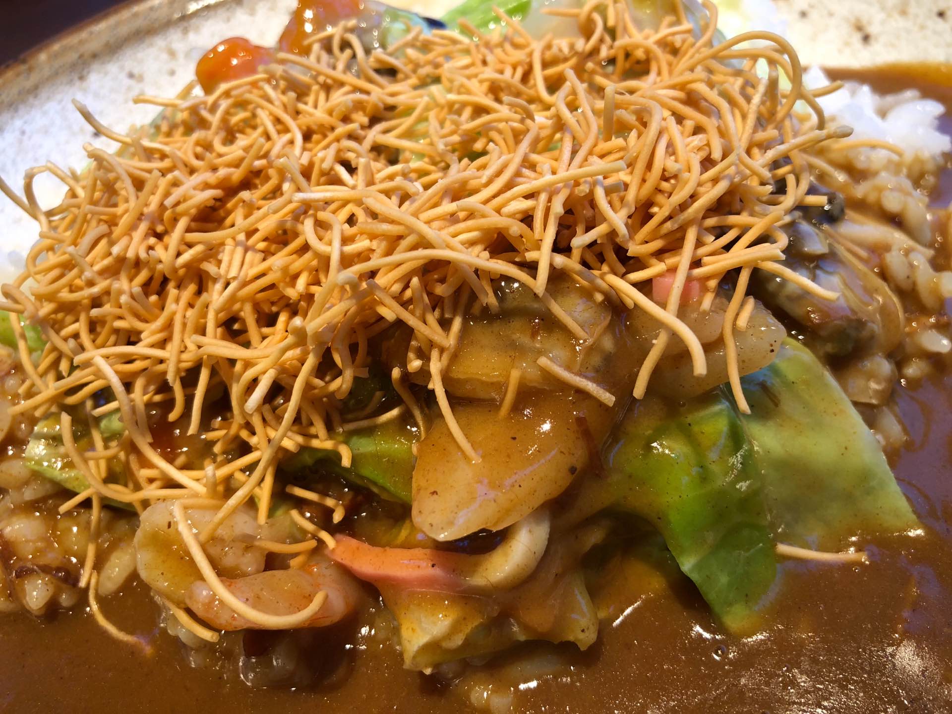 CoCo壱番屋 7種の具材のあんかけカレー 揚げそば入り 地域限定 (゚д゚)ウマー CoCo壱番屋 7種の具材のあんかけカレー 揚げそば入り 地域限定 (゚д゚)ウマー