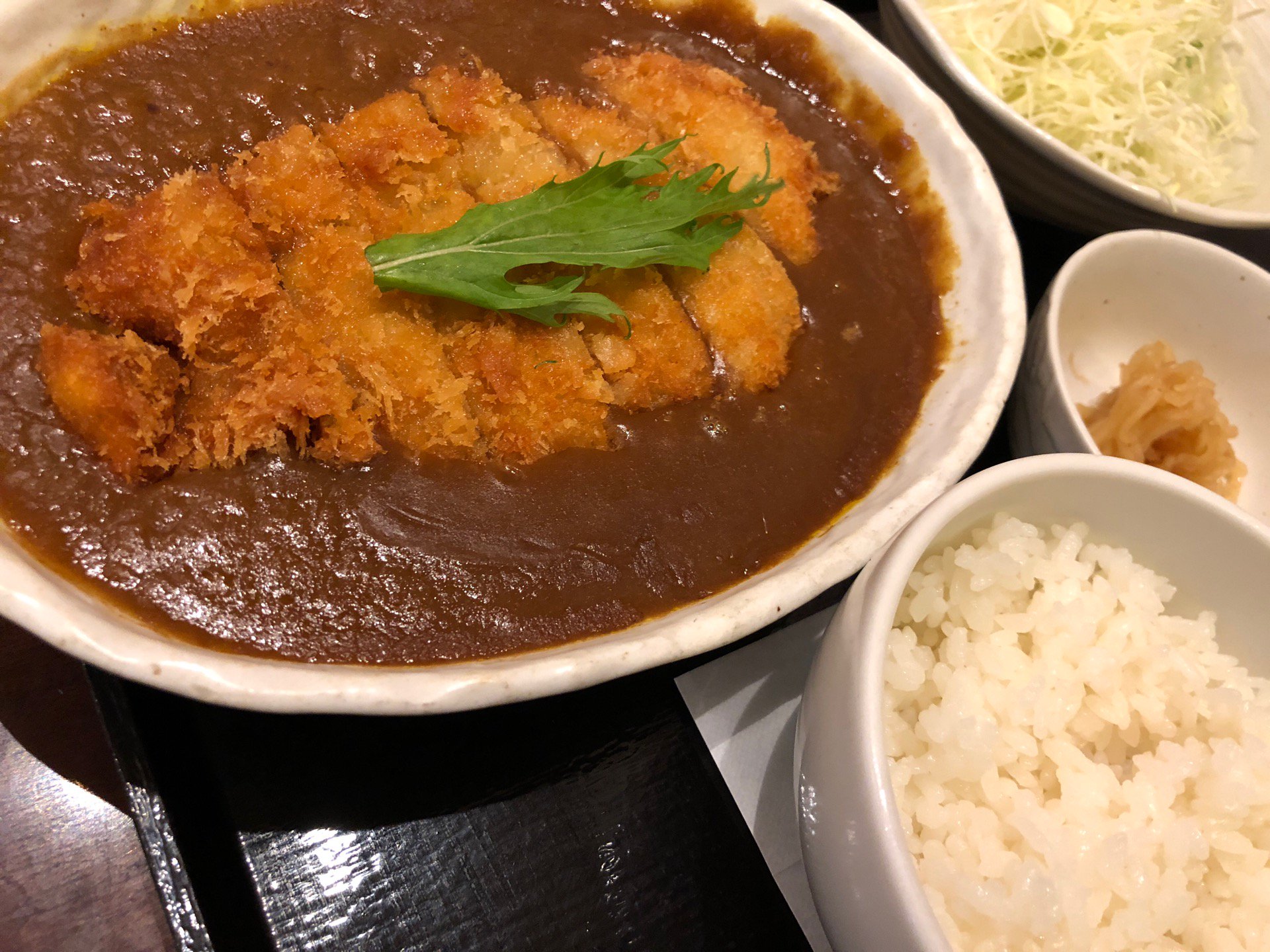 ロースカツカレー定食。ご飯はセルフサービスでおかわり自由。 (@ まこと家 リーフウォーク店 in 稲沢市, 愛知県) ロースカツカレー定食。ご飯はセルフサービスでおかわり自由。 (@ まこと家 リーフウォーク店 in 稲沢市, 愛知県)