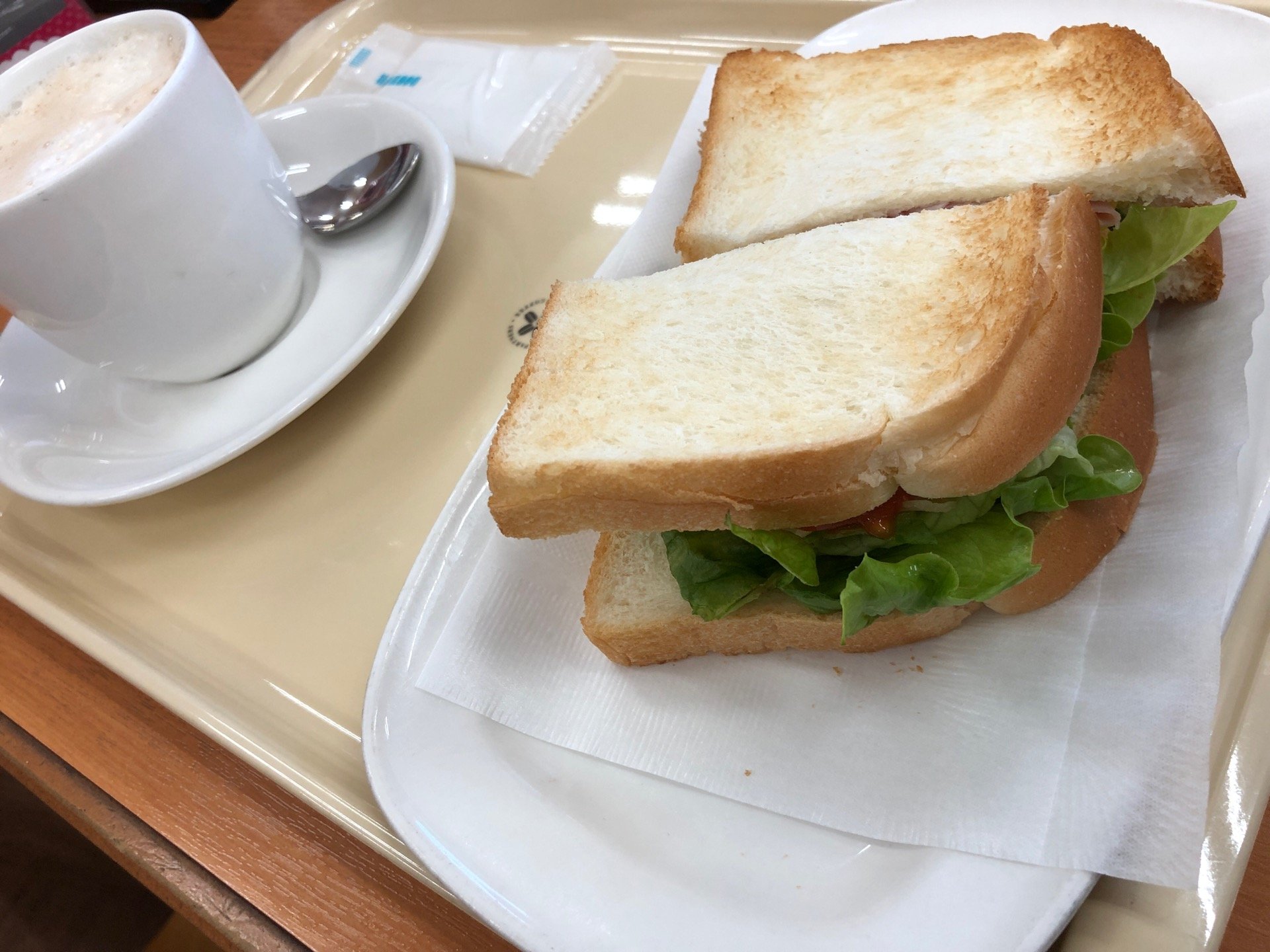 ドトール9時からオープンって書いてあるけど、もう開いてた。 (@ ドトールコーヒーショップ 東郷パーキングエリア上り店 in 日進市, 愛知県) ドトール9時からオープンって書いてあるけど、もう開いてた。 (@ ドトールコーヒーショップ 東郷パーキングエリア上り店 in 日進市, 愛知県)
