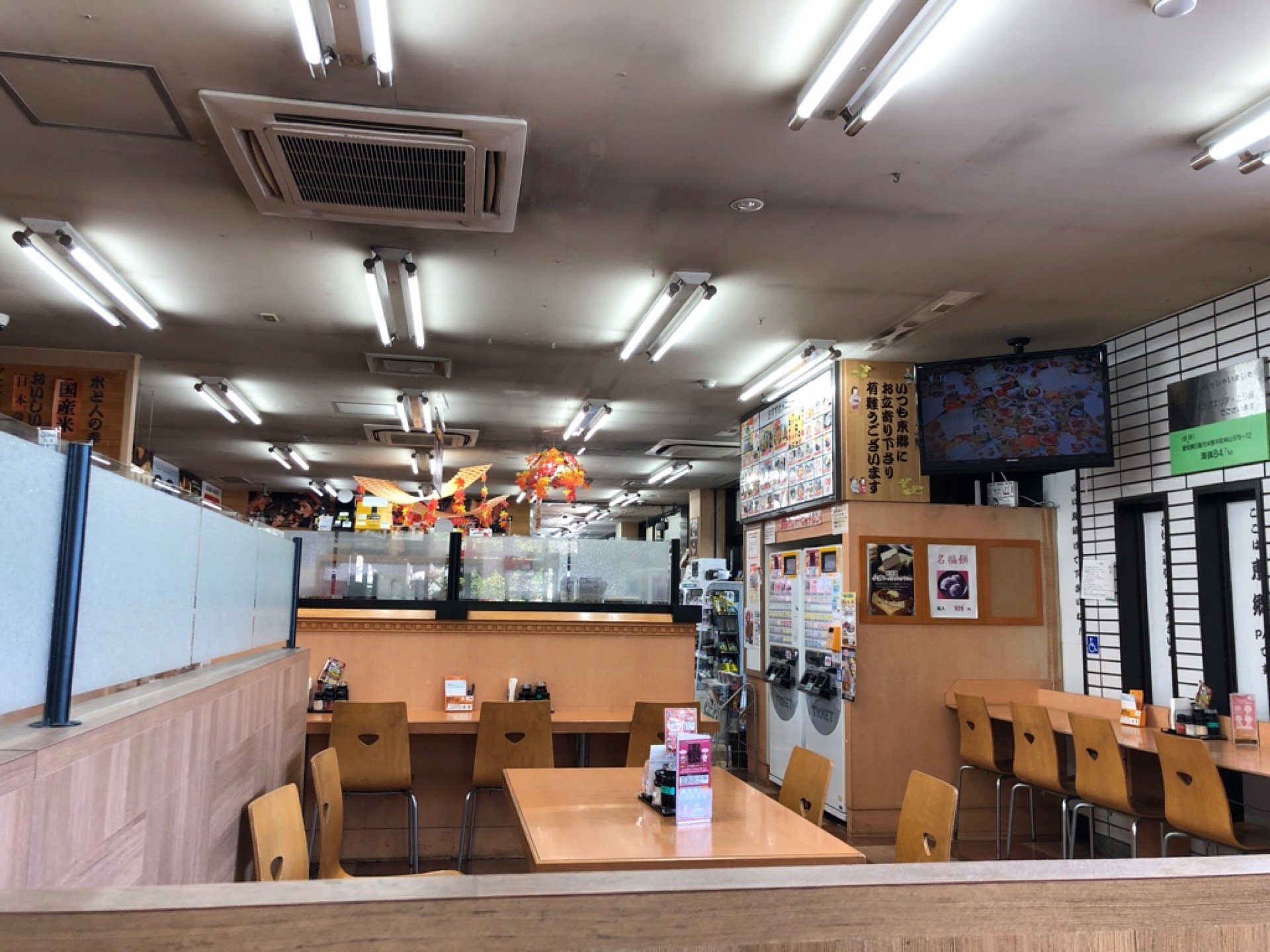 お食事処。自販機食券式。 (@ 東郷PA (上り) in 日進市, 愛知県) お食事処。自販機食券式。 (@ 東郷PA (上り) in 日進市, 愛知県)