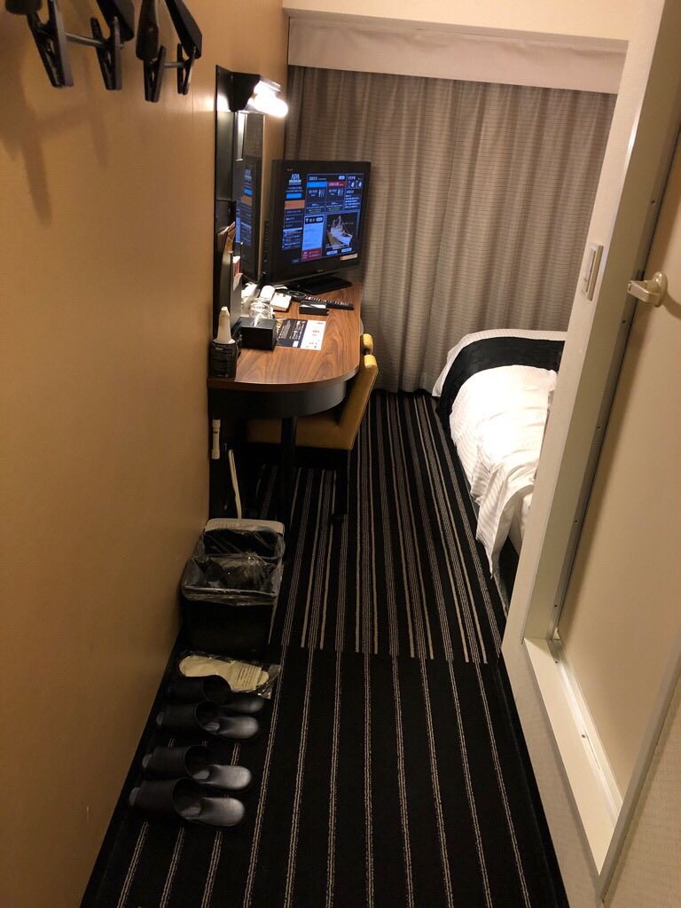 お部屋にin! テレビ画面に大浴場の混雑状況が表示されてる。大浴場は朝6時から入れる。 お部屋にin! テレビ画面に大浴場の混雑状況が表示されてる。大浴場は朝6時から入れる。