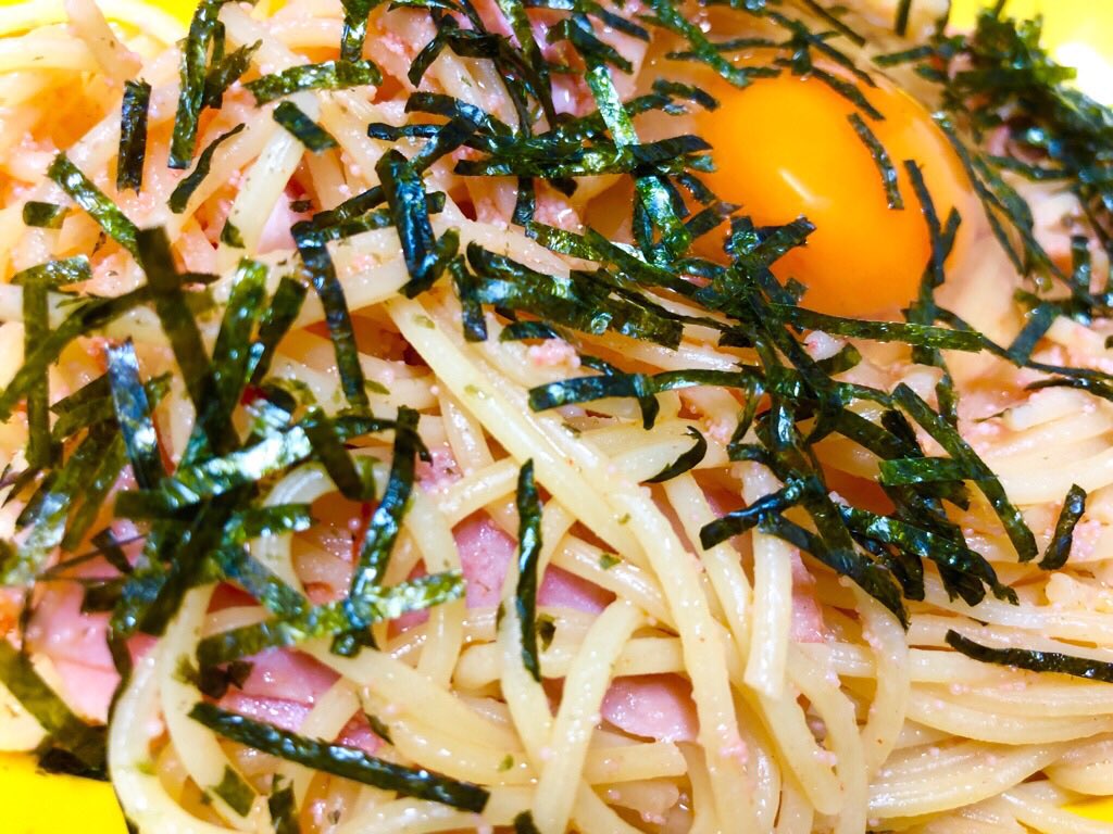 明太釜玉スパゲッティ (゚д゚)ウマー 🍝 薄切りベーコンと海苔も 明太釜玉スパゲッティ (゚д゚)ウマー 🍝 薄切りベーコンと海苔も