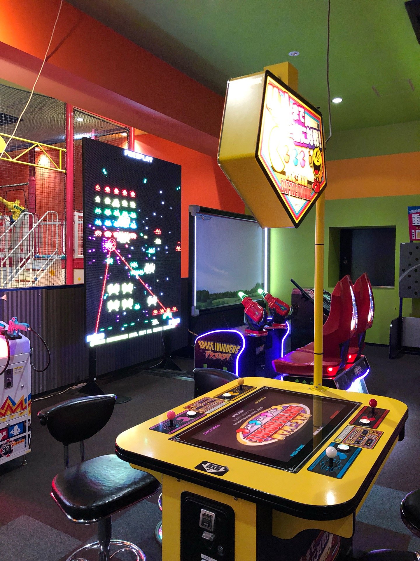 インベーダーゲームかっこいい (@ ラウンドワンスタジアム 名古屋西春店 - @r1_nisiharu in 北名古屋市, 愛知県) インベーダーゲームかっこいい (@ ラウンドワンスタジアム 名古屋西春店 - @r1_nisiharu in 北名古屋市, 愛知県)
