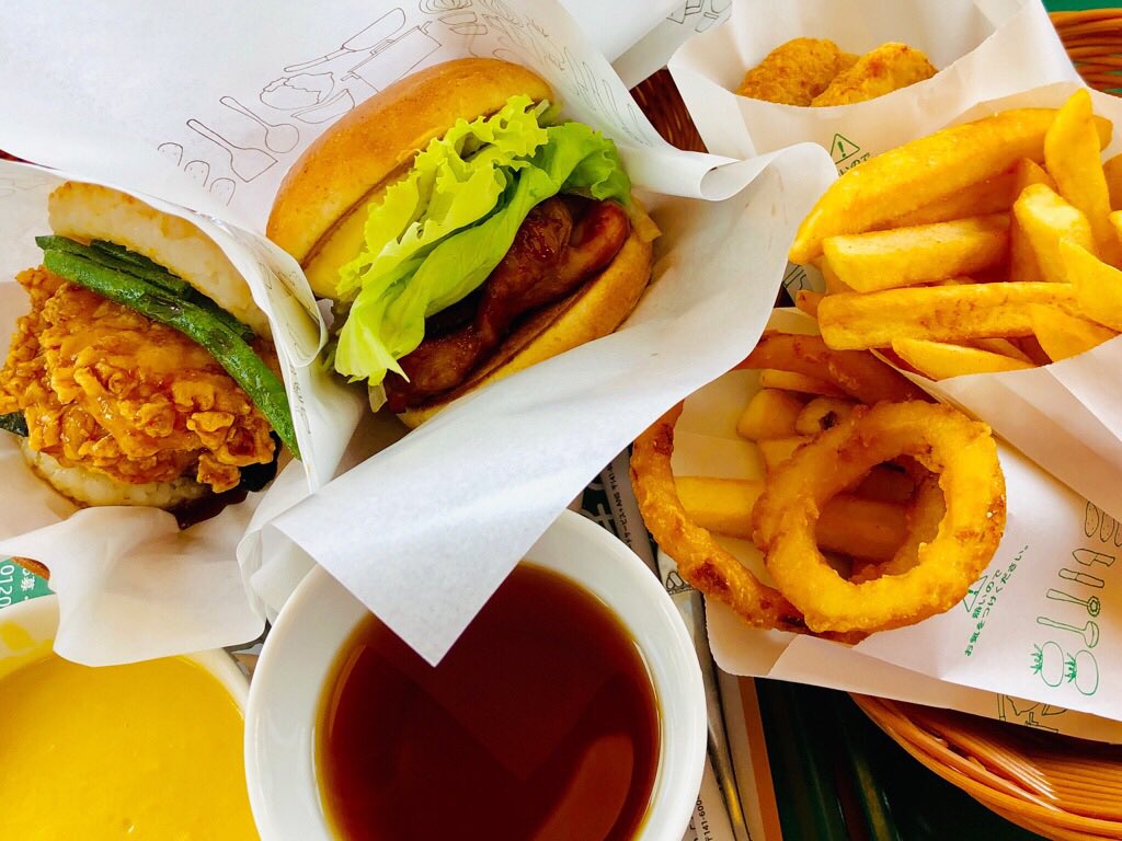 モスバーガーで朝食。期間限定の激辛テリヤキチキンバーガーは、最強の唐辛子「トリニダード・スコーピオン・ブッチ・テイラー」を使用(゚д゚)からいー モスバーガーで朝食。期間限定の激辛テリヤキチキンバーガーは、最強の唐辛子「トリニダード・スコーピオン・ブッチ・テイラー」を使用(゚д゚)からいー