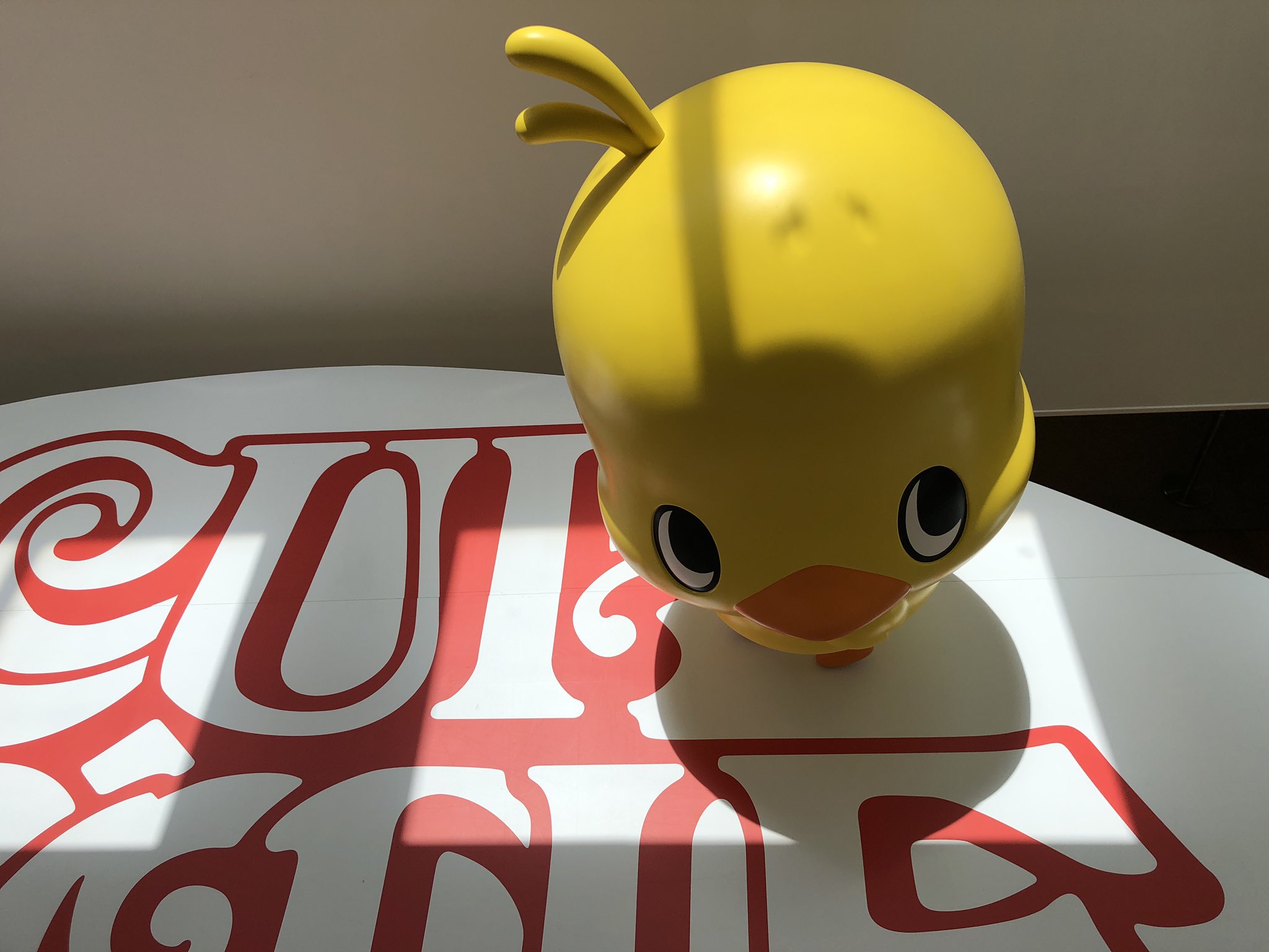 シアターの上のひよこ シアターの上のひよこ