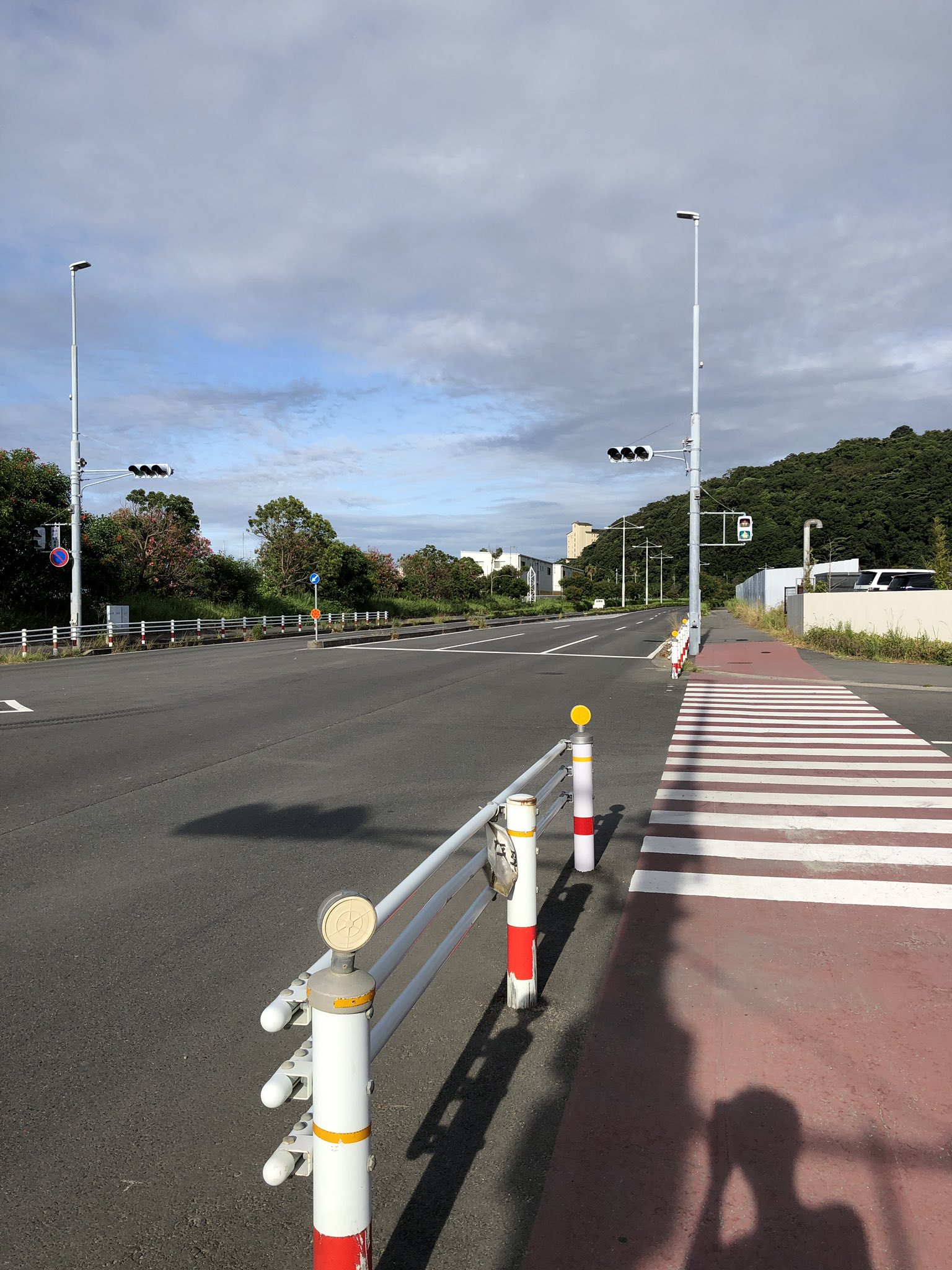 ほとんど車走ってない ほとんど車走ってない