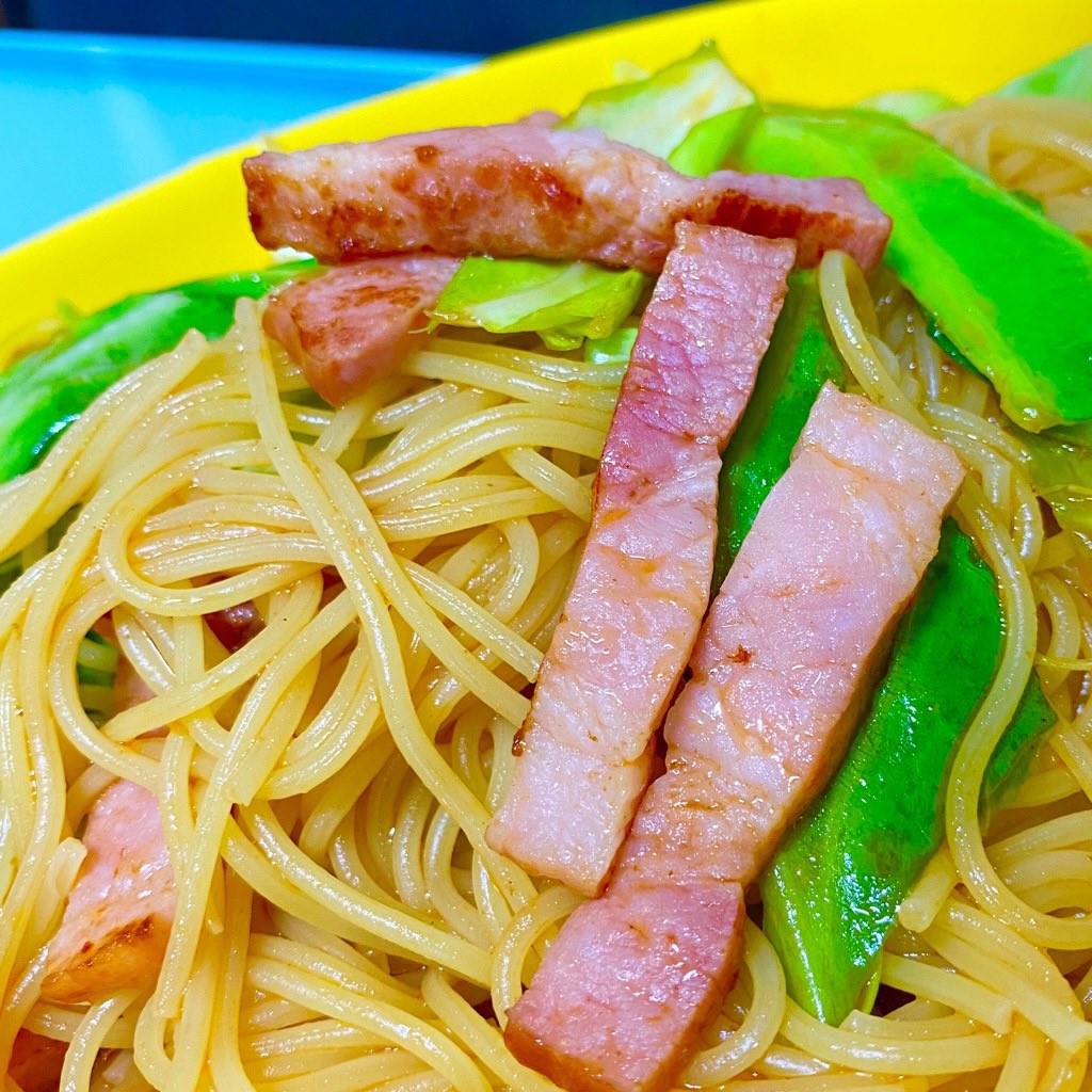 ベーコンとキャベツでオイルベースなスパゲッティ(゚д゚)ウマー ちょっと薄味だな🥓🥬🍝 ベーコンとキャベツでオイルベースなスパゲッティ(゚д゚)ウマー ちょっと薄味だな🥓🥬🍝