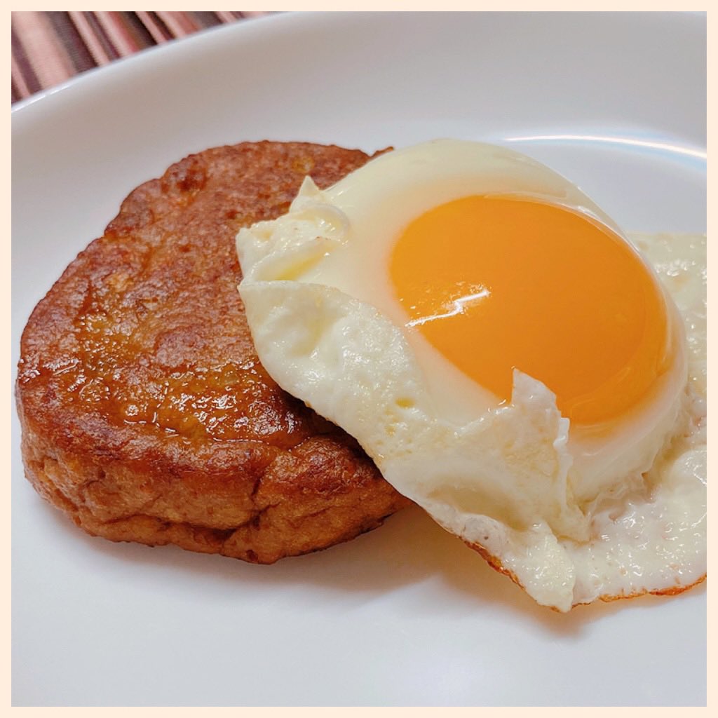 マルシンハンバーグ ガーリックバターに目玉焼き (゚д゚)ウマー マルシンハンバーグ ガーリックバターに目玉焼き (゚д゚)ウマー
