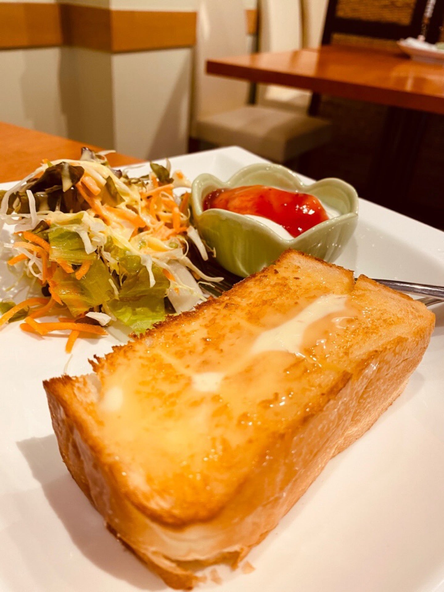 ここでモーニングセット食べるのはじめてな気がする(゚д゚)ウマー (@ 天然酵母パン&カフェ いっぽ2) ここでモーニングセット食べるのはじめてな気がする(゚д゚)ウマー (@ 天然酵母パン&カフェ いっぽ2)