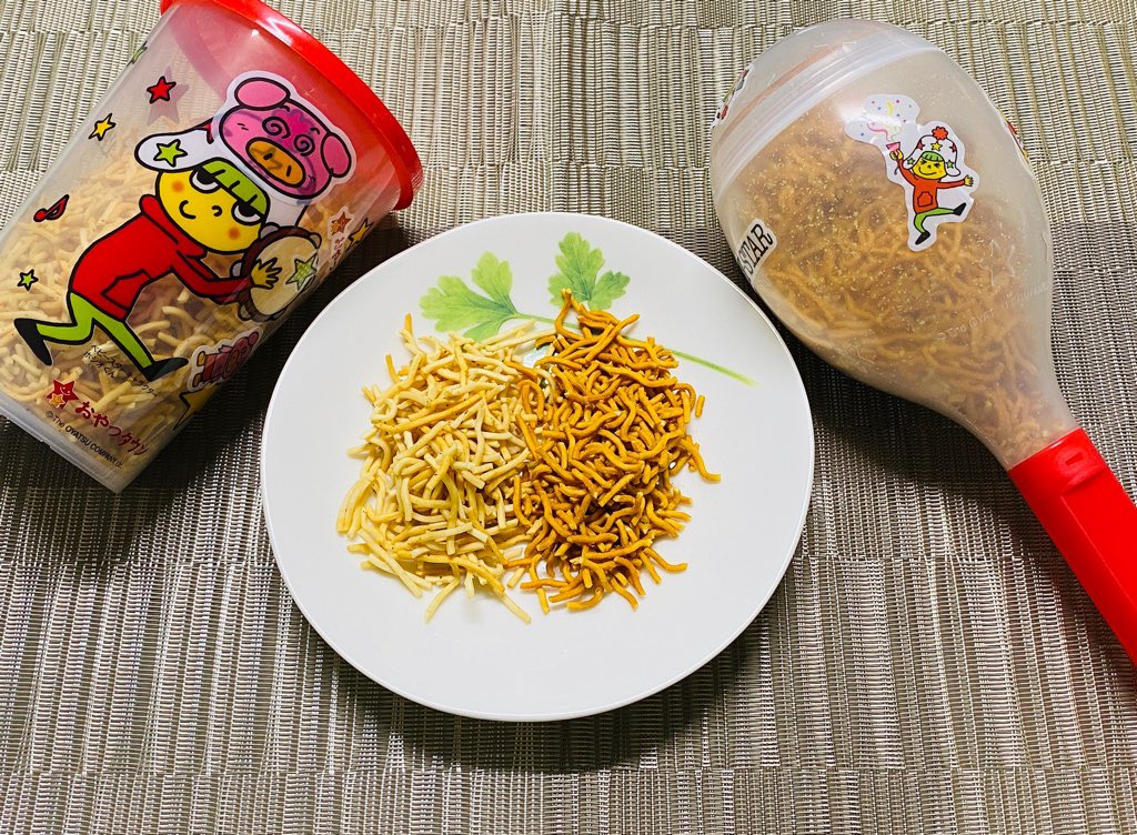 夕飯はおやつタウンで作ったベビースターラーメン。少なめのお湯で戻してラーメンぽくして食べるのなかなか美味しい。全部は食べ切れなかったから続きは明日かな。。。 夕飯はおやつタウンで作ったベビースターラーメン。少なめのお湯で戻してラーメンぽくして食べるのなかなか美味しい。全部は食べ切れなかったから続きは明日かな。。。