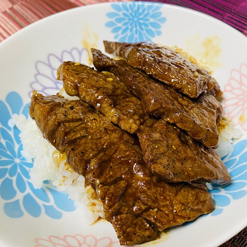 牛サガリ丼 (゚д゚)ウシー 牛サガリ丼 (゚д゚)ウシー