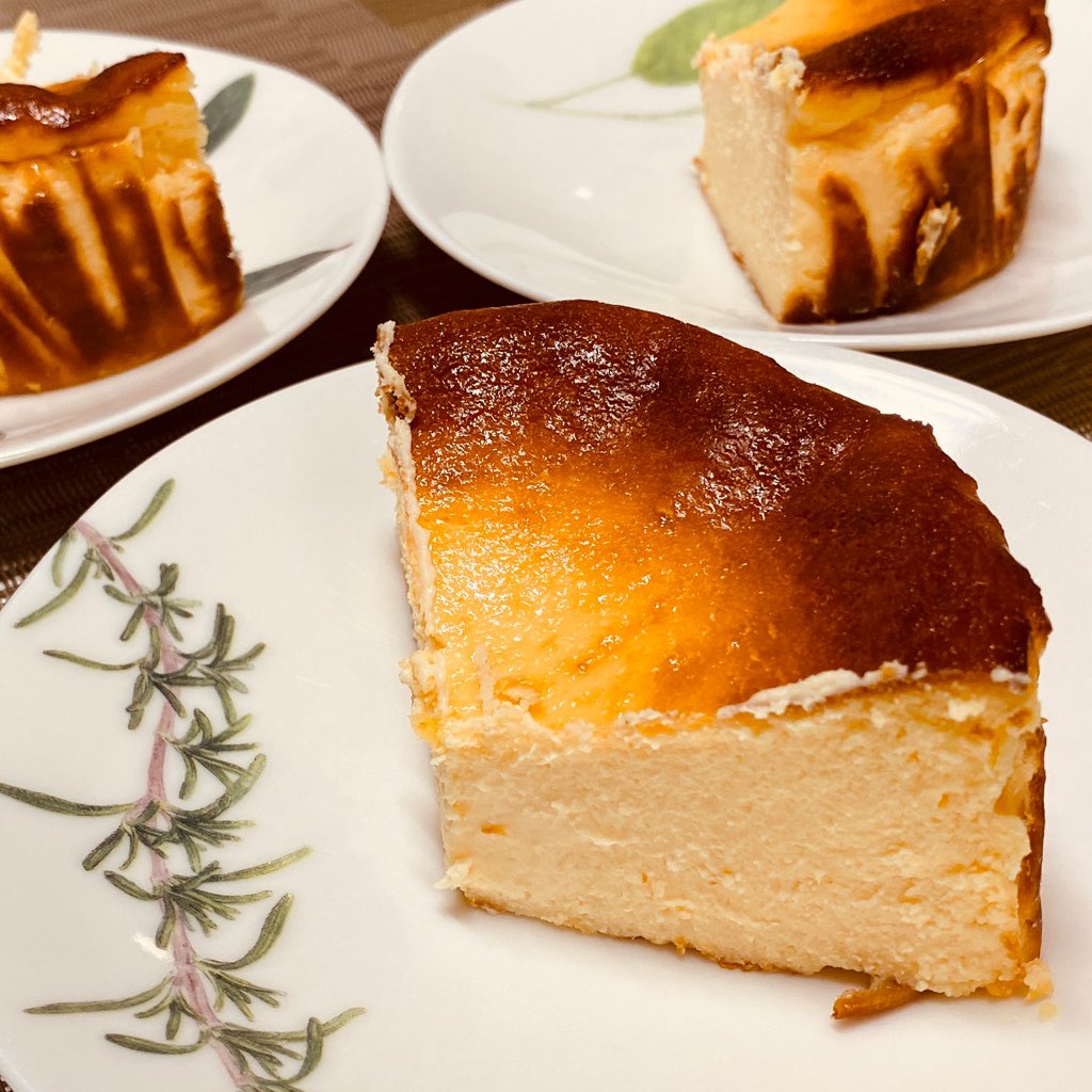 バスクチーズケーキ (゚д゚)ウマー バスクチーズケーキ (゚д゚)ウマー