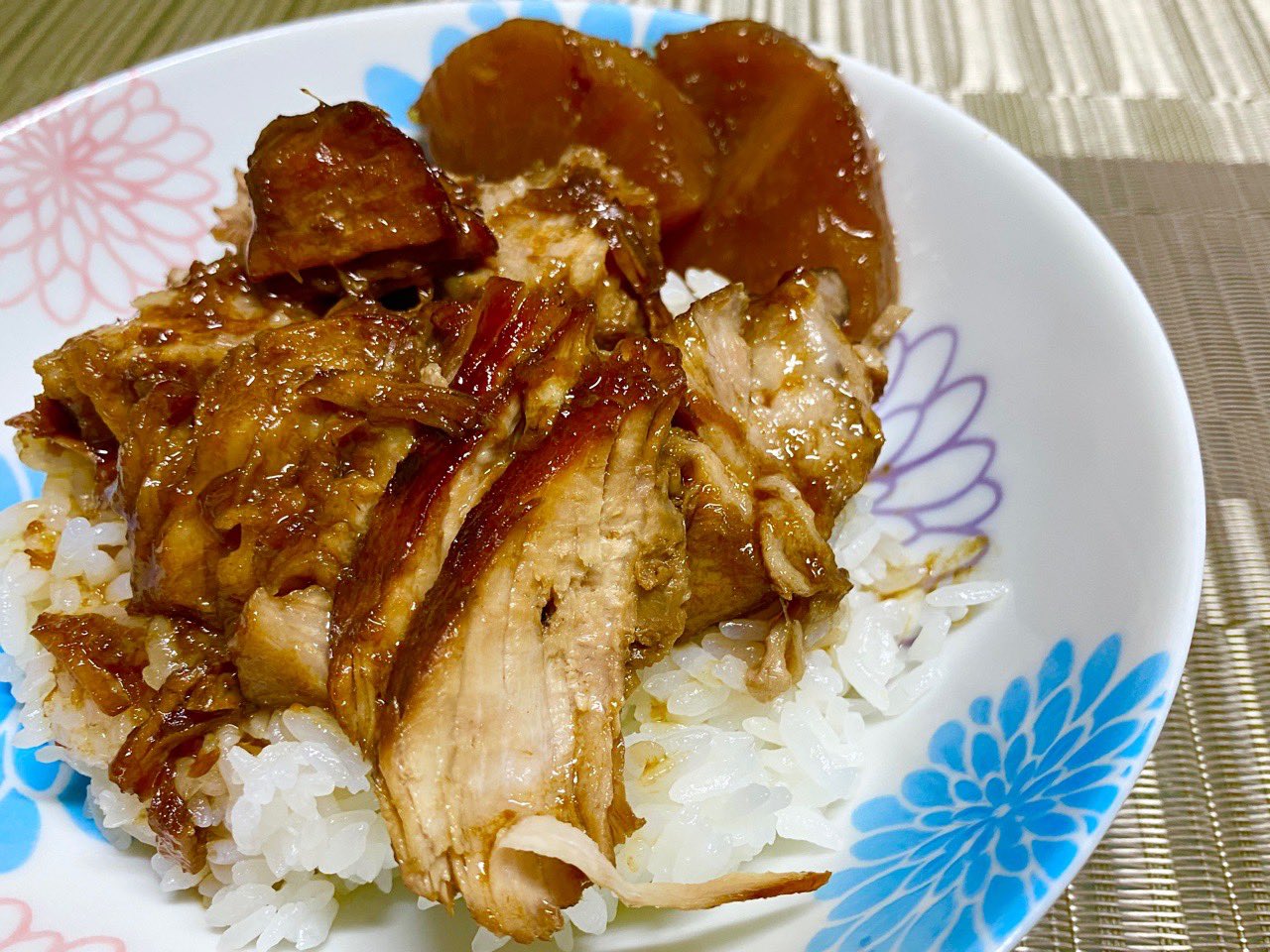 チャーシュー丼 (゚д゚)ウマー チャーシュー丼 (゚д゚)ウマー