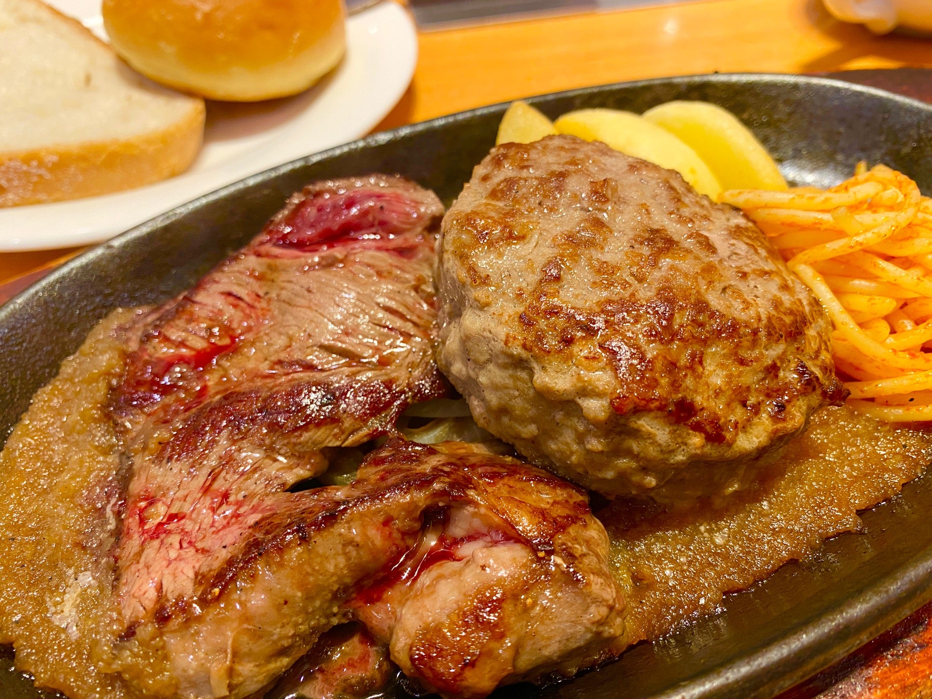 ハンギングテンダー&ビーフ100%ハンバーグ (゚д゚)ウマー (@ ステーキ宮 北名古屋店 - @infomiyacom in 北名古屋市, 愛知県) ハンギングテンダー&ビーフ100%ハンバーグ (゚д゚)ウマー (@ ステーキ宮 北名古屋店 - @infomiyacom in 北名古屋市, 愛知県)